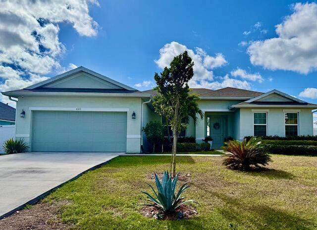4 bedroom Single Family Residence at 424 SW Ridgecrest Drive, Port St Lucie Section 34, Port St. Lucie — photo 2