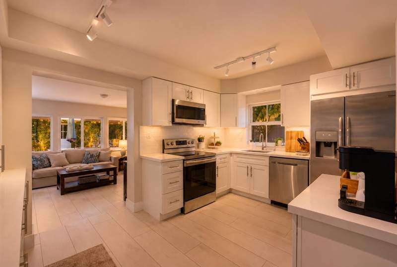 3 bedroom Single Family Residence at 1020 SW 18th Court, River Oaks, Fort Lauderdale — photo 3