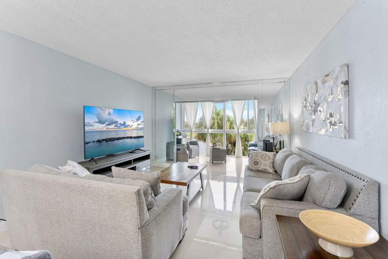 1 bedroom Condominium at 7807 Golf Cir Drive #H 305, Oriole Golf & Tennis Club, Margate — photo 5