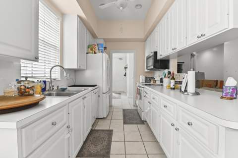 4766 Valencia Drive, Delray Beach FL - photo 13 of 34