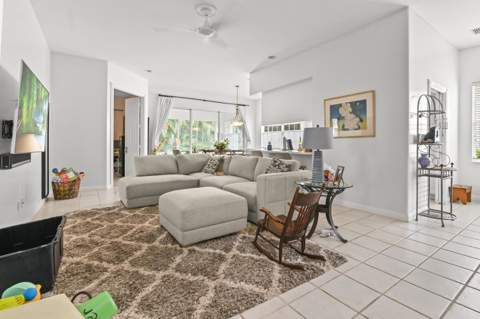 4766 Valencia Drive, Delray Beach FL - photo 8 of 34