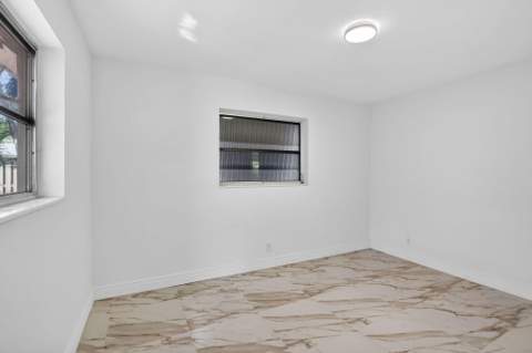 5731 NE 17th Terrace, Fort Lauderdale FL - photo 18 of 39