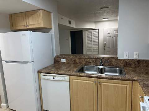529 E Sheridan Street #1081, Dania Beach FL - photo 7 of 10