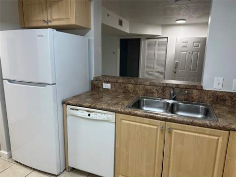 529 E Sheridan Street #1081, Dania Beach FL - photo 9 of 10