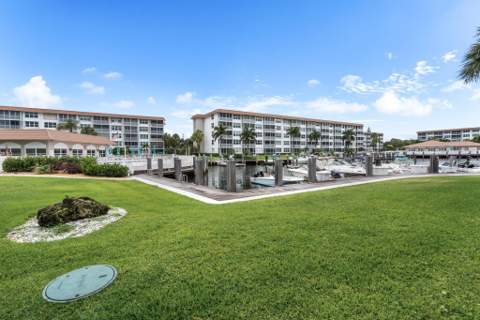 911 Gardenia Drive #153, Delray Beach FL - photo 7 of 42
