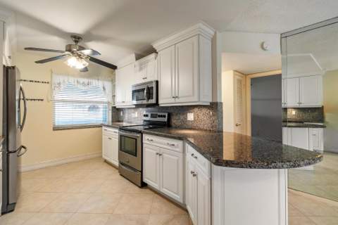 911 Gardenia Drive #153, Delray Beach FL - photo 8 of 42