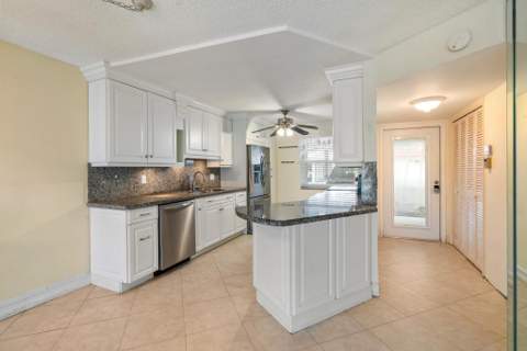 911 Gardenia Drive #153, Delray Beach FL - photo 9 of 42
