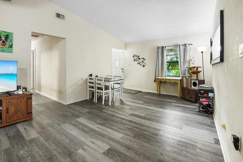 3 bedroom Single Family Residence at 203 E Easy Street, Indian River Estates, Fort Pierce — photo 5