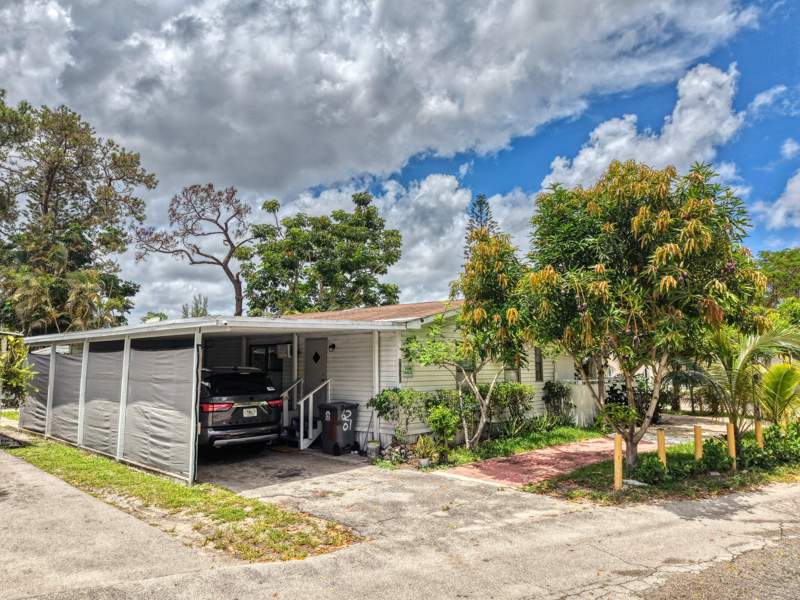 3 bedroom Manufactured Home at 6201 18th Street, Casa Del Monte, West Palm Beach — photo 5