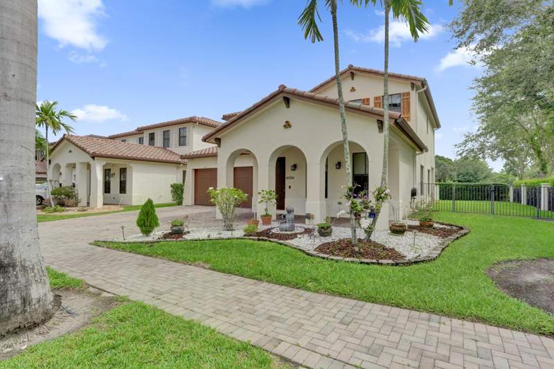 4 bedroom Single Family Residence at 8541 NW 38th Street, Monterra Plat, Cooper City — photo 2