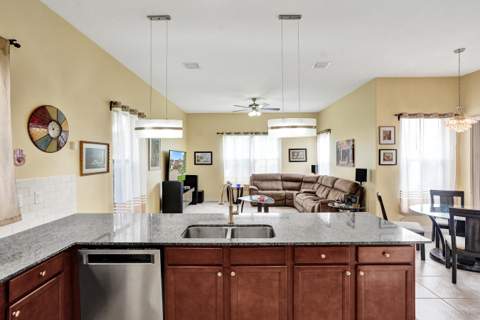 8541 NW 38th Street, Cooper City FL - photo 14 of 46