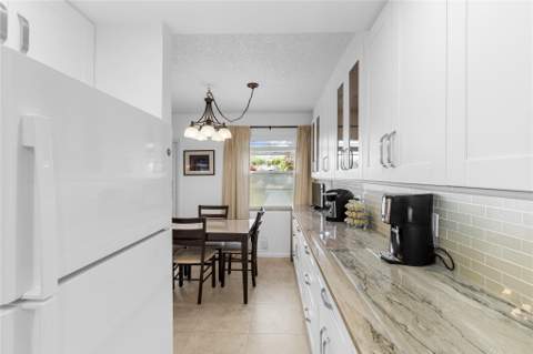 210 Oakridge #210, Deerfield Beach FL - photo 6 of 60