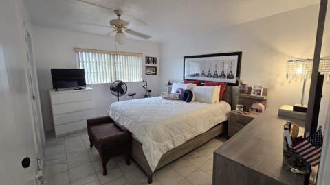 1200 Tallwood Avenue #305, Hollywood FL - photo 9 of 29