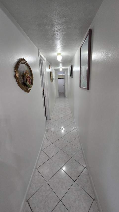 1200 Tallwood Avenue #305, Hollywood FL - photo 8 of 29