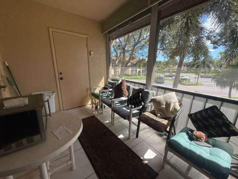 213 Pine Hov Circle #D2, Greenacres FL - photo 8 of 32