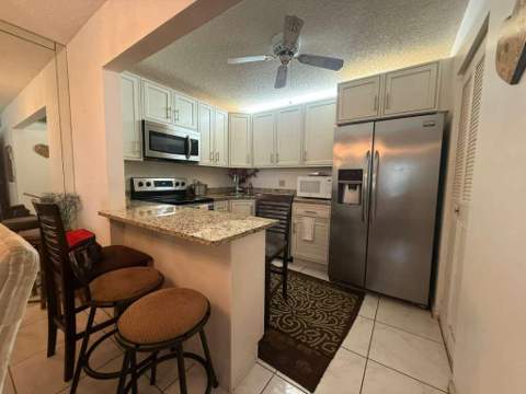 213 Pine Hov Circle #D2, Greenacres FL - photo 19 of 32