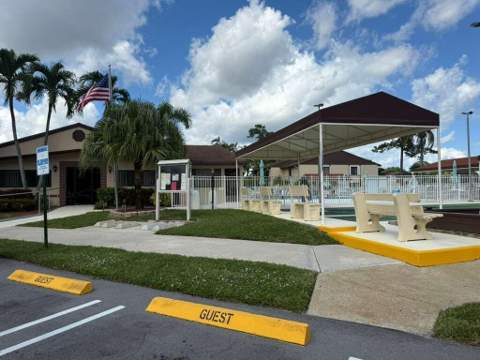 213 Pine Hov Circle #D2, Greenacres FL - photo 22 of 32
