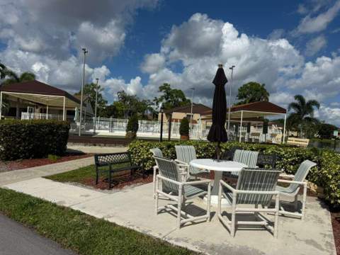 213 Pine Hov Circle #D2, Greenacres FL - photo 8 of 22