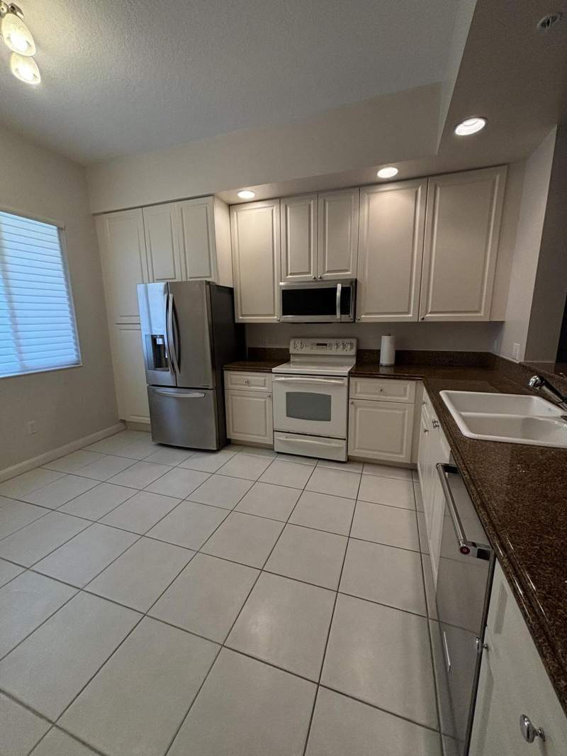 2 bedroom Condominium at 10 E Harbour Isle Dr Drive #302, Harbour Isle East, Fort Pierce — photo 3