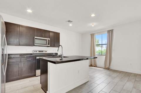 4008 Sequoia Place, Riviera Beach FL - photo 9 of 37