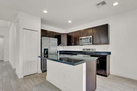 4008 Sequoia Place, Riviera Beach FL - photo 11 of 37
