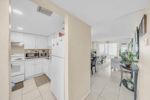 3001 NW 48th Avenue #439, Lauderdale Lakes FL - photo 9 of 27
