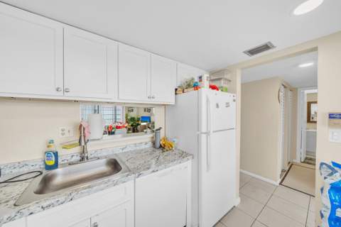 3001 NW 48th Avenue #439, Lauderdale Lakes FL - photo 13 of 27
