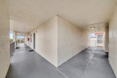 3001 NW 48th Avenue #439, Lauderdale Lakes FL - photo 18 of 27