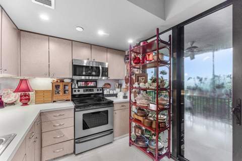 5951 Wellesley Park Drive #507, Boca Raton FL - photo 10 of 33