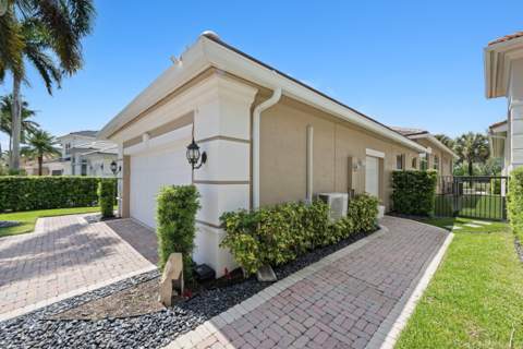 15881 Double Eagle Trail, Delray Beach FL - photo 8 of 71