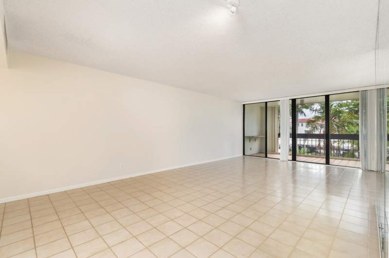 2 bedroom Condominium at 2000 Presidential Way #206, Lands Of The President Condo 2 ,, West Palm Beach — photo 4