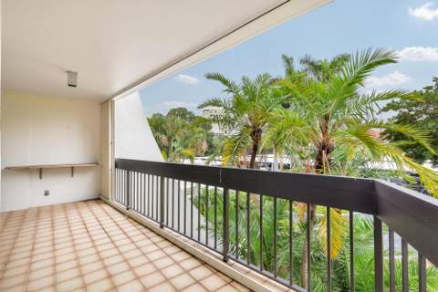 2000 Presidential Way #206, West Palm Beach FL - photo 6 of 23