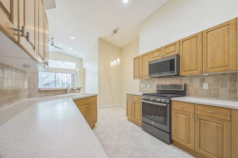 3 bedroom Single Family Residence at 5780 Saddle Trail Lane, Thoroughbred Lake Estates 1, Lake Worth — photo 5
