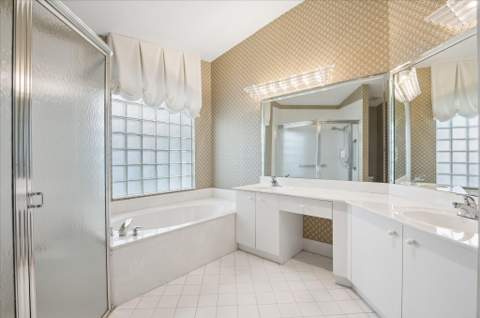 10884 Royal Caribbean Circle, Boynton Beach FL - photo 10 of 34