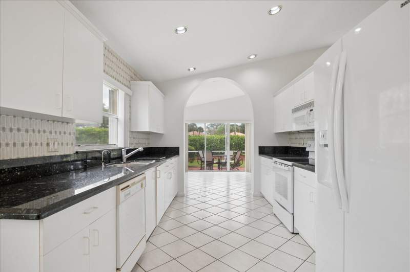 3 bedroom Single Family Residence at 10884 Royal Caribbean Circle, Majestic Isles 1, Boynton Beach — photo 5