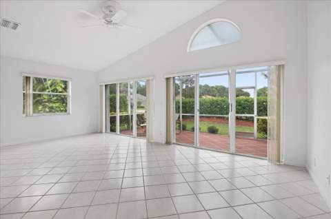 10884 Royal Caribbean Circle, Boynton Beach FL - photo 15 of 34