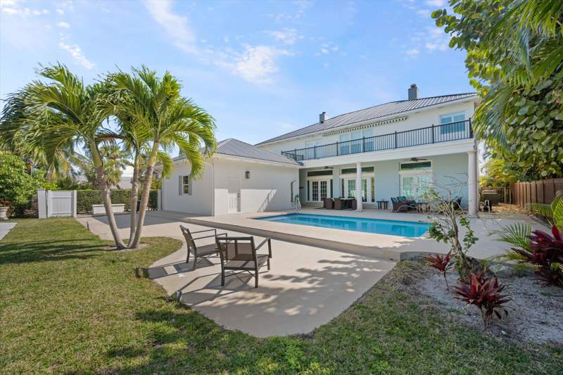 5 bedroom Single Family Residence at 401 Center Street, Riverside, Jupiter — photo 3