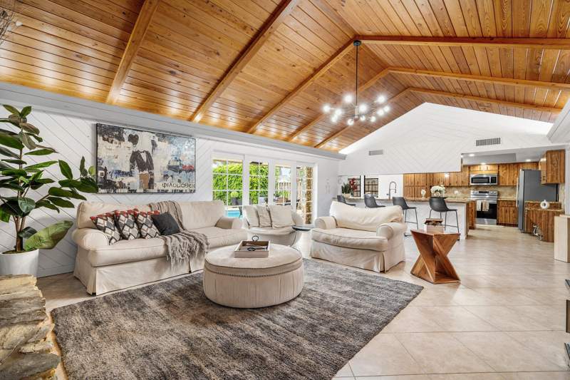 5 bedroom Single Family Residence at 1006 SE 6th Street, Barwal 4th Sec, Deerfield Beach — photo 3