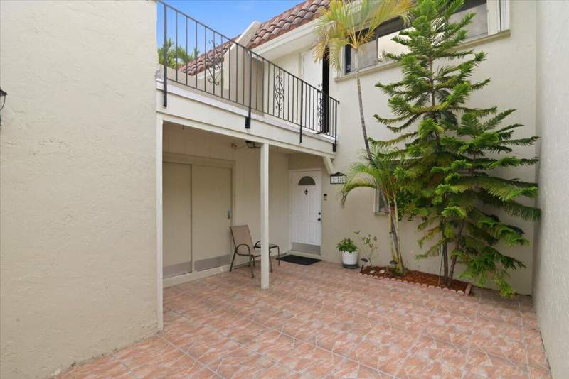 2 bedroom Townhouse at 275 Jacaranda Drive, Las Haciendas Townhouse Condo, Plantation — photo 3