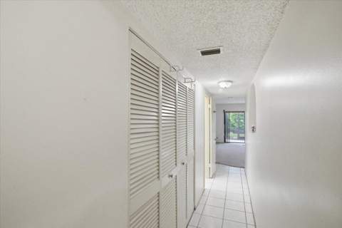 275 Jacaranda Drive, Plantation FL - photo 13 of 37