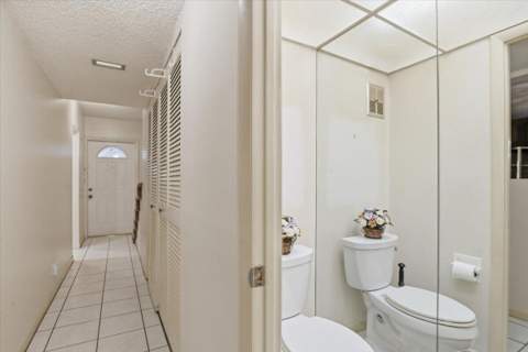 275 Jacaranda Drive, Plantation FL - photo 15 of 37
