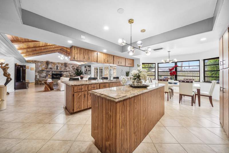 5 bedroom Single Family Residence at 1006 SE 6th Street, Barwal 4th Sec, Deerfield Beach — photo 4