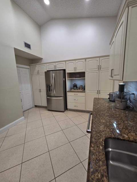 115 Ramblewood Circle, Royal Palm Beach FL - photo 13 of 54
