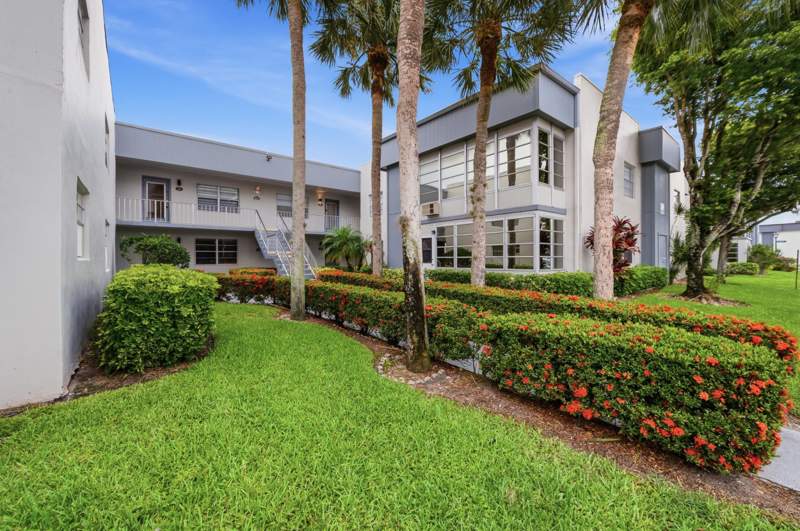 2 bedroom Condominium at 330 Piedmont #330, Kings Point , Delray Beach — photo 2
