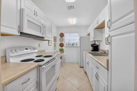 14579 Canalview Drive #B, Delray Beach FL - photo 11 of 35
