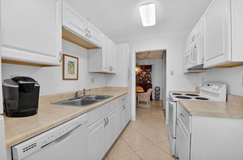 14579 Canalview Drive #B, Delray Beach FL - photo 14 of 35