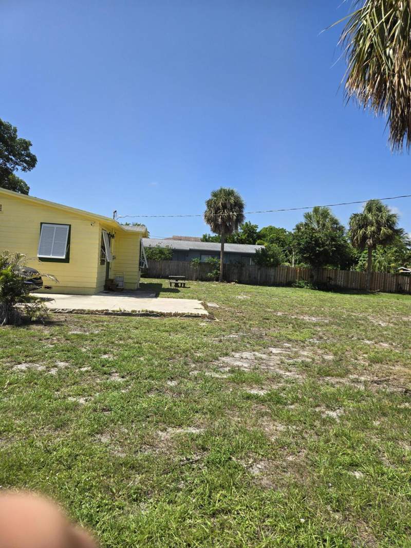 3 bedroom Single Family Residence at 239 NE 18th Avenue, PINEHURST, Pompano Beach — photo 2