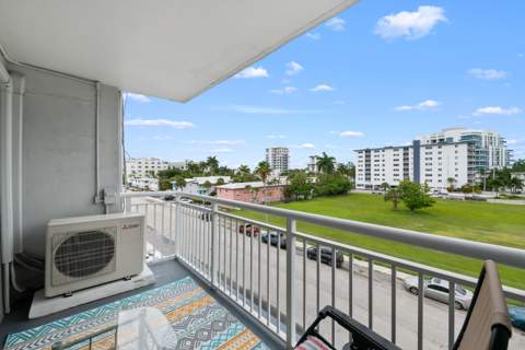 720 Orton Avenue #402, Fort Lauderdale FL - photo 18 of 30