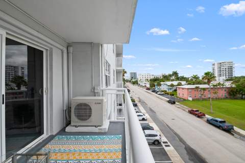 720 Orton Avenue #402, Fort Lauderdale FL - photo 19 of 30