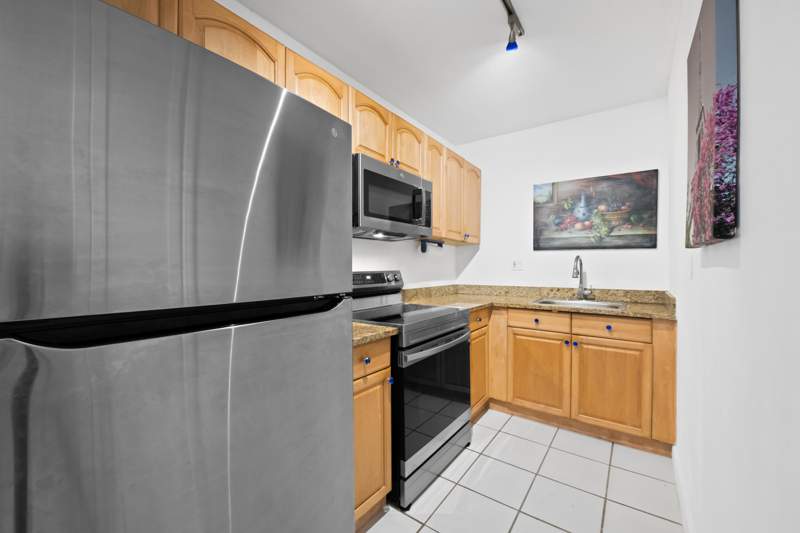 1 bedroom Condominium at 720 Orton Avenue #402, Leisure Sands Condo, Fort Lauderdale — photo 3